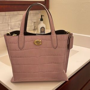 Coach Willow Tote 24